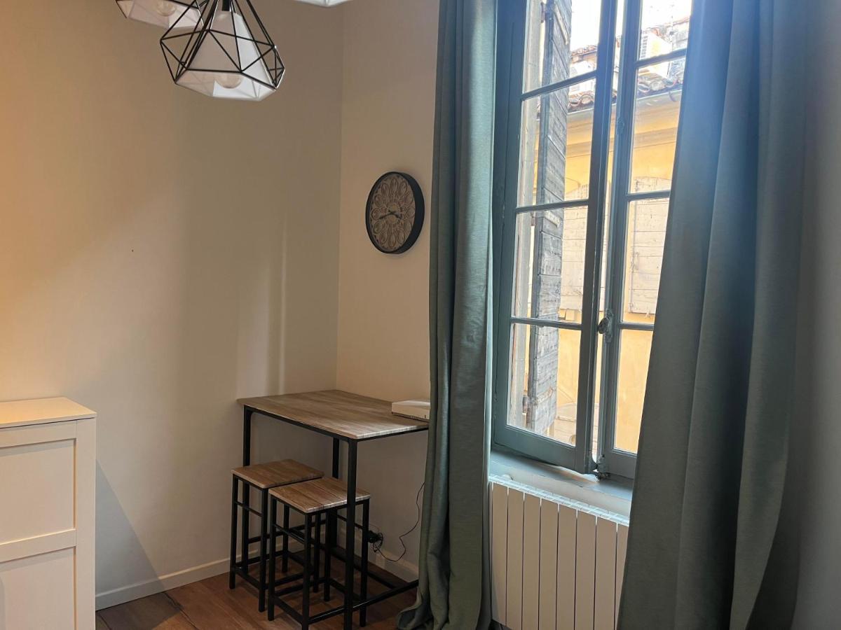 Studio En Plein Coeur Du Centre D'Arles Apartment Bagian luar foto